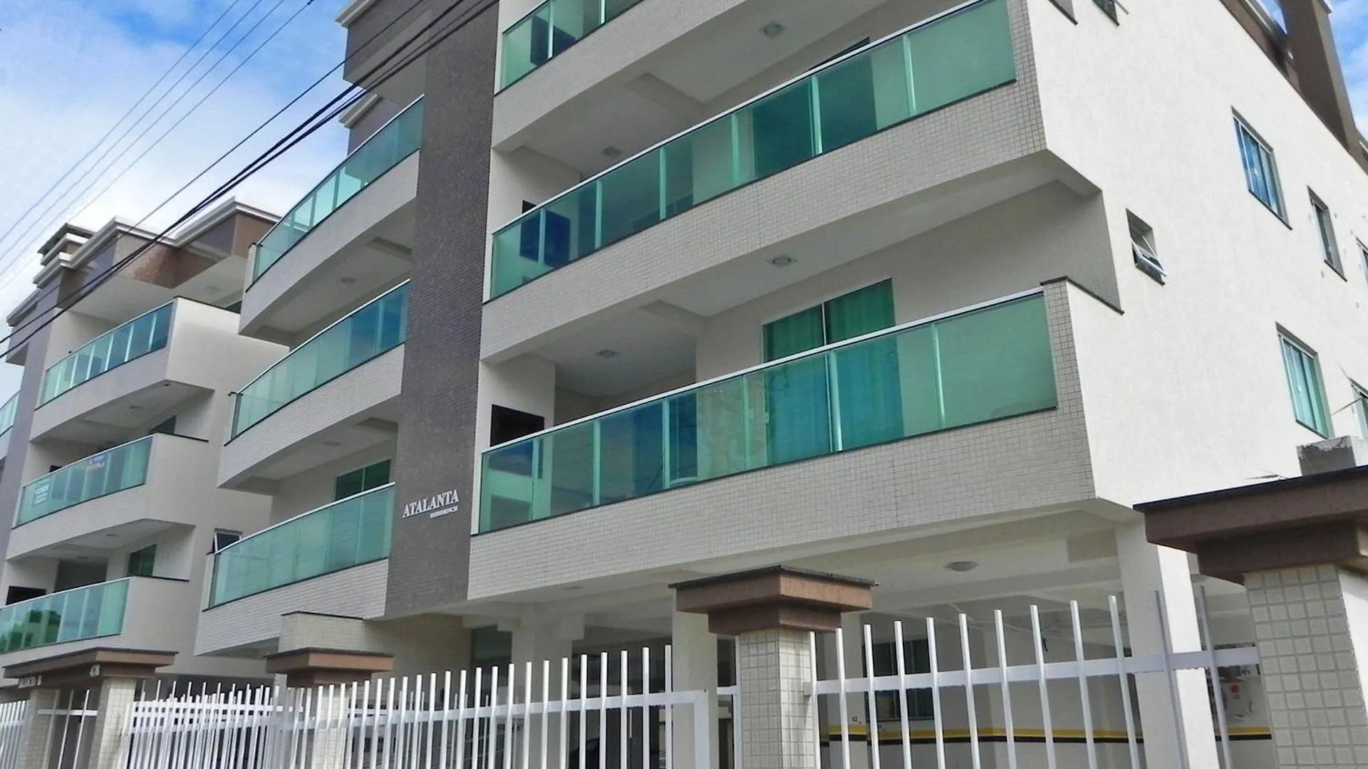 1013 Apartamento para locação em Bombinhas Brésil